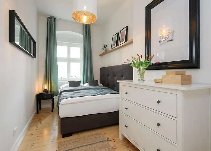 4 Personen Altbau Apartment nahe Kurfürstendamm